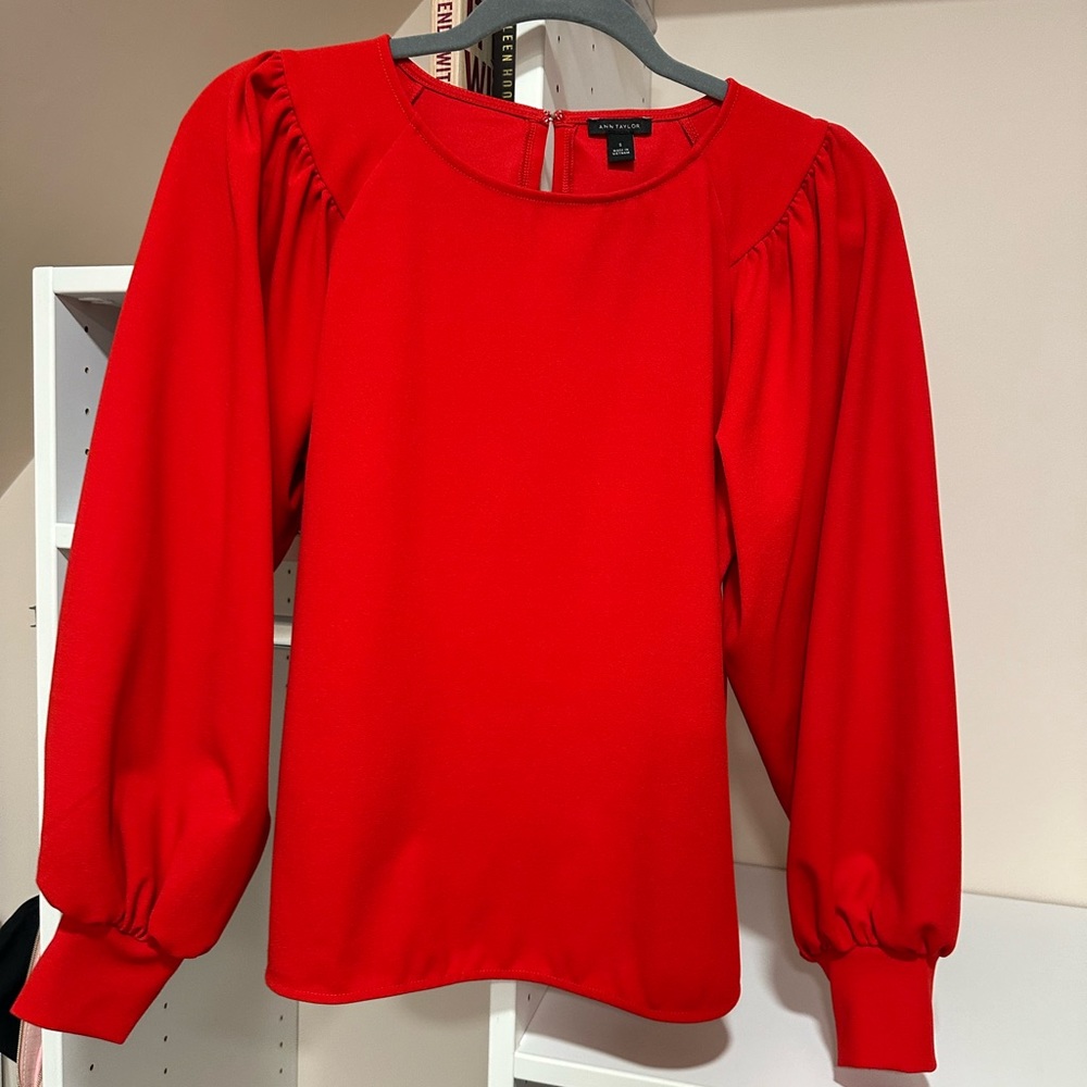 Ann Taylor flattering red blouse